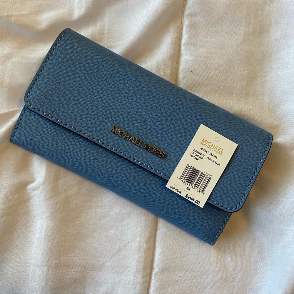 Authentic Micheal Kors Leather Wallet
